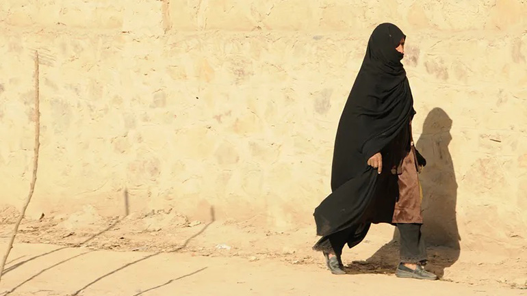 Ιράν: Οι Αρχές θα εντοπίζουν με κάμερες τις γυναίκες που δεν φορούν μαντίλα σε δημόσιους χώρους Ιράν: Οι Αρχές θα εντοπίζουν με κάμερες τις γυναίκες που δεν φορούν μαντίλα σε δημόσιους χώρους