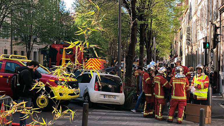 Δύο τα κτήρια που κατέρρευσαν στη Μασσαλία – Έως και δέκα άνθρωποι αγνοούνται