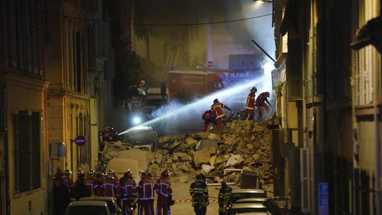 Κατάρρευση πολυκατοικίας στη Μασσαλία: «Υπάρχουν ελπίδες» να βρεθούν επιζώντες