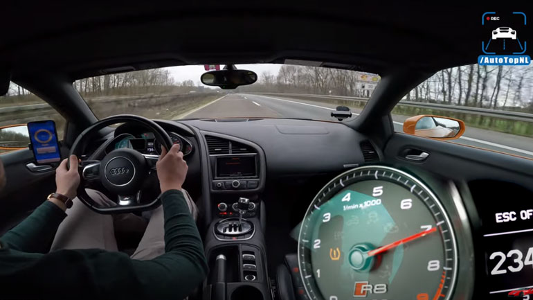 Ηχητικός οργασμός από χειροκίνητο Audi R8 που τελικιάζει στην Autobahn