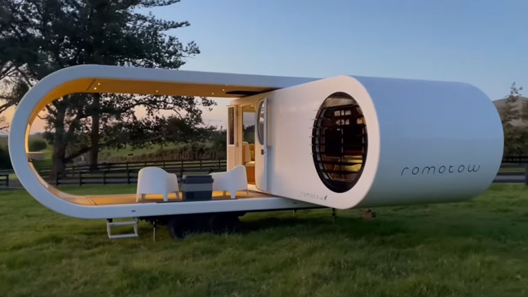 Γνωρίστε το πρώτο ρυμουλκούμενο τροχόσπιτο τύπου USB, το οποίο γυρίζει 90 μοίρες