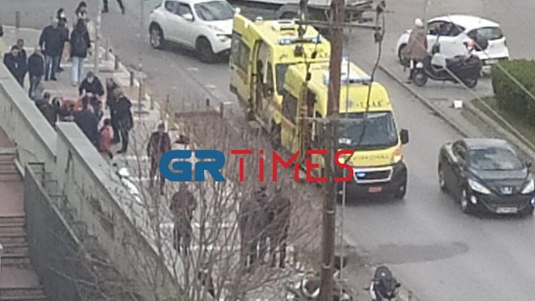 Θεσσαλονίκη: Τροχαίο φορτηγού με μοτοσικλέτα – Τραυματίστηκε σοβαρά 25χρονος
