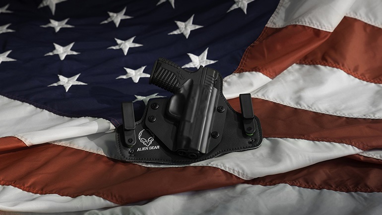 Δημοσκόπηση: Ένας στους πέντε Αμερικανούς έχει χάσει συγγενή από όπλο