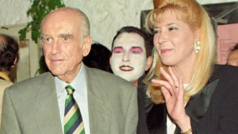 Δήμητρα Λιάνη: Η αντίδρασή της μετά την πώληση των εμβληματικών γυαλιών του Ανδρέα Παπανδρέου