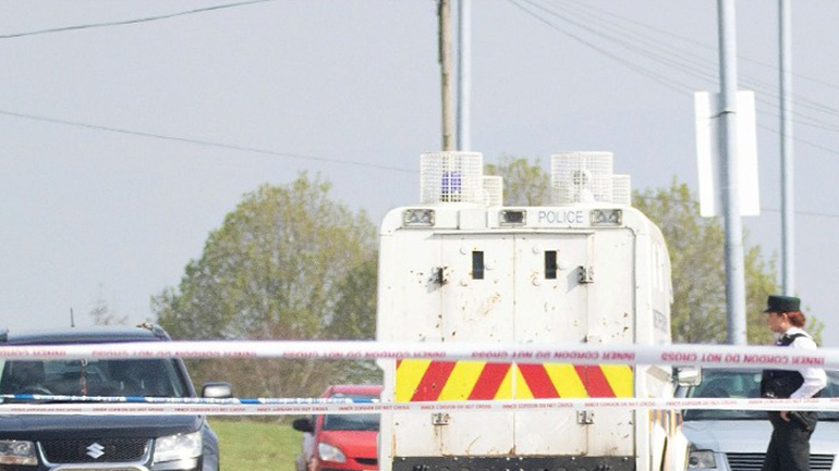 Τέσσερις αυτοσχέδιες βόμβες βρέθηκαν σε κοιμητήριο στη Β. Ιρλανδία, πριν από την επίσκεψη του Τζο Μπάιντεν