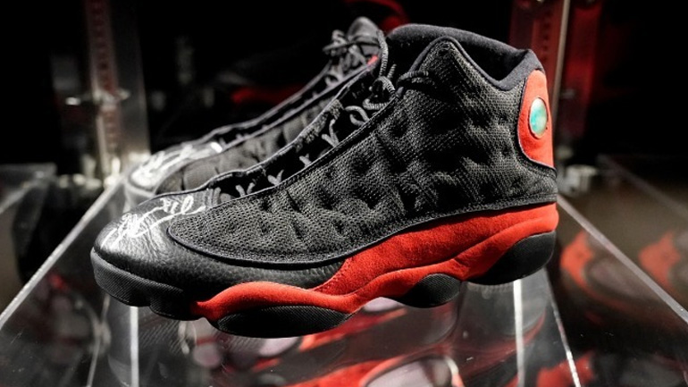 Αθλητικά παπούτσια του Μάικλ Τζόρνταν σημείωσαν νέο ρεκόρ σε δημοπρασία!