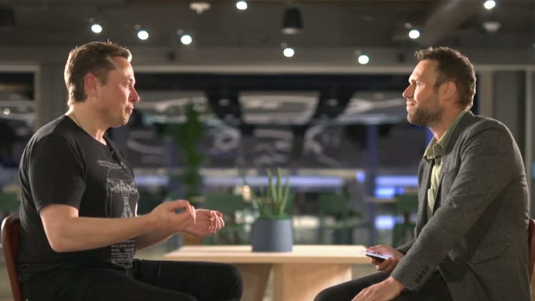 Ίλον Μασκ στο BBC: «Είναι επώδυνο να είσαι ιδιοκτήτης του Twitter – Συχνά κοιμάμαι στο γραφείο»