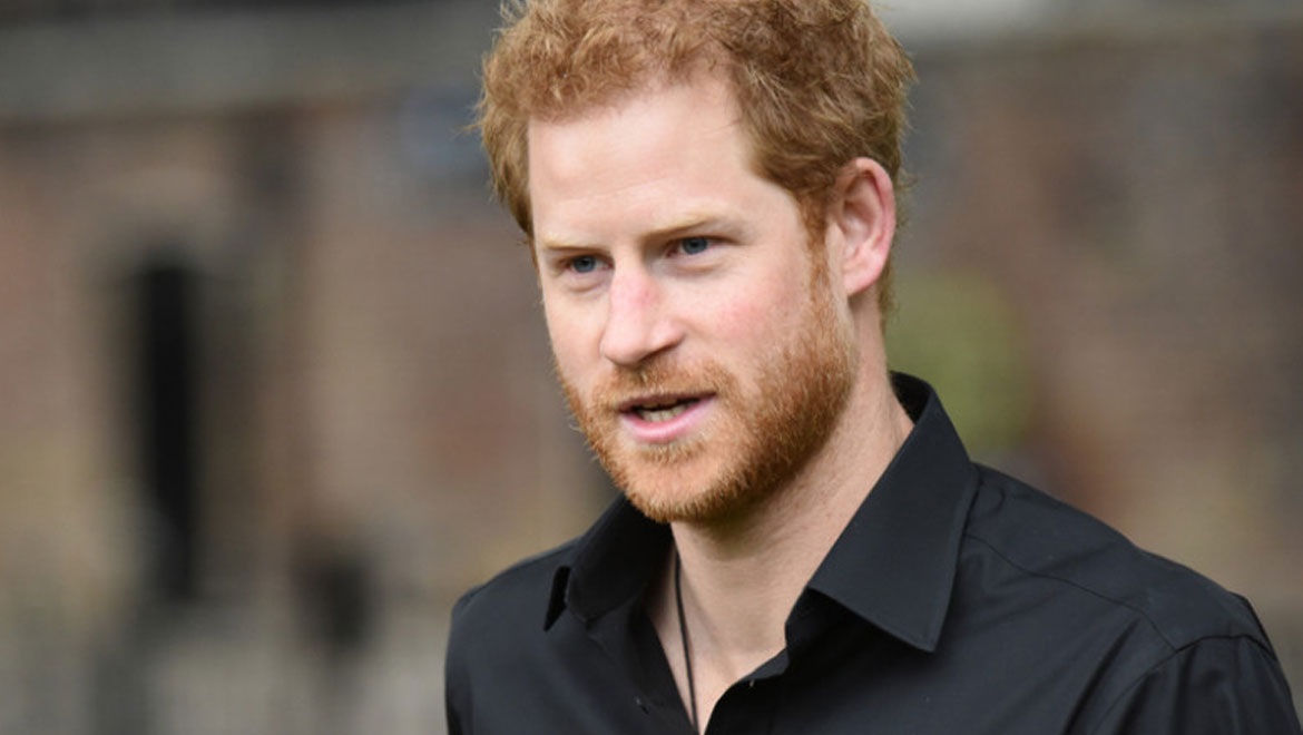 Ο πρίγκιπας Χάρι θα παραστεί στη στέψη του βασιλιά Καρόλου, χωρίς τη σύζυγο και τα παιδιά του