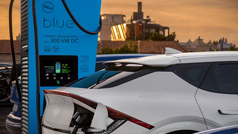 ΔΕΗ blue: Πάνω από 1500 σημεία φόρτισης και περισσότερα από 80 σημεία ταχυφόρτισης πανελλαδικά για Πάσχα με ηλεκτροκίνηση