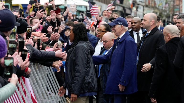 Μπάιντεν κατά την επίσκεψή του στην Ιρλανδία: «Είναι σαν να επιστρέφεις στο σπίτι σου»