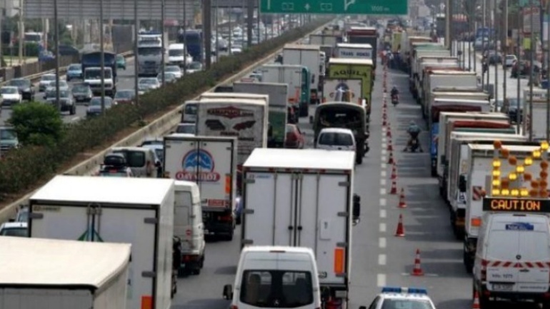 Απαγόρευση κυκλοφορίας φορτηγών άνω των 3,5 τόνων από σήμερα Μ. Πέμπτη έως 18/4