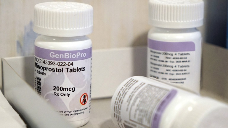 ΗΠΑ: Η κυβέρνηση προσφεύγει στο Ανώτατο Δικαστήριο για να διαφυλάξει την πρόσβαση στη φαρμακευτική άμβλωση