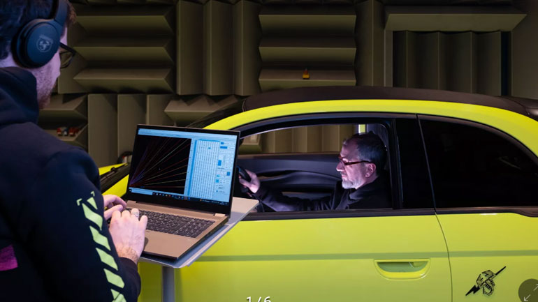 Ακούστε τον εντυπωσιακό ψεύτικο ήχο του ηλεκτρικού Abarth 500e