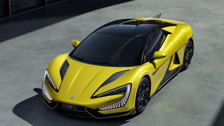 Supercar 1.000 ίππων που κινείται και με 3 τροχούς και χοροπηδάει (κυριολεκτικά)