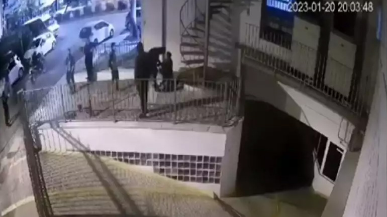 Άγρια οπαδική επίθεση σε 17χρονο στον Νέο Κόσμο