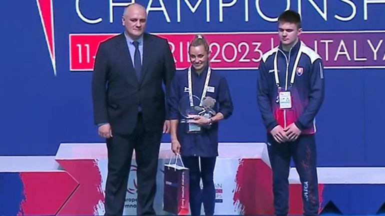 Η European Gymnastics βράβευσε τη Βασιλική Μιλλούση ως αθλήτρια-σύμβολο του ευρωπαϊκού πρωταθλήματος ενόργανης