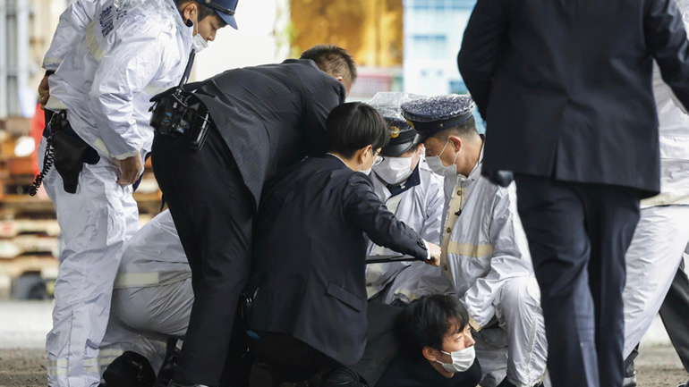 Ιαπωνία: Επίθεση με εκρηκτικό μηχανισμό εναντίον του πρωθυπουργού Φουμίο Κισίντα