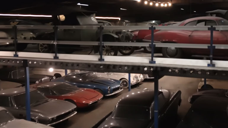 Βρέθηκε σε εκκλησία, ιδιωτική συλλογή 230 σπάνιων αυτοκινήτων