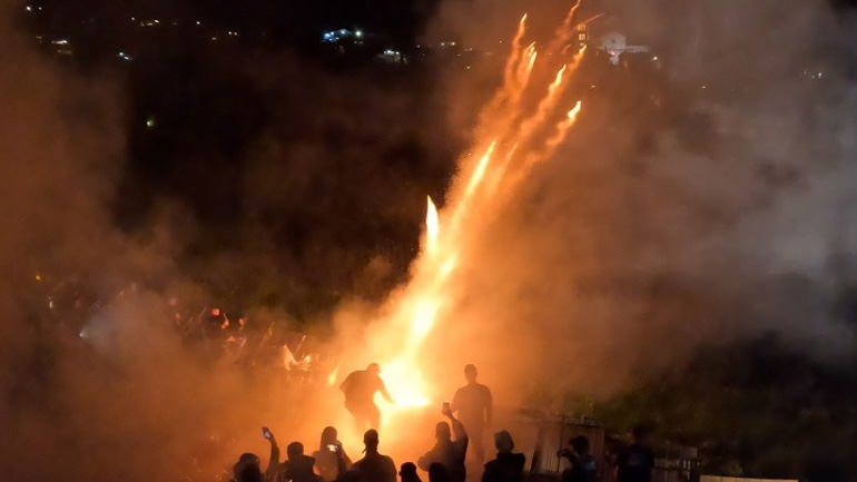 Εντυπωσιακός ο ρουκετοπόλεμος στη Χίο