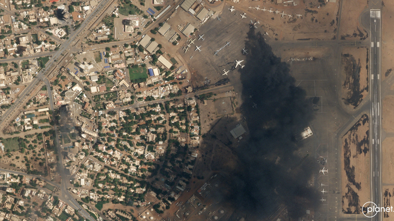 Σίγησαν κρατική τηλεόραση και ραδιόφωνο στο Σουδάν για να αποτραπεί η προπαγάνδα των παραστρατιωτικών