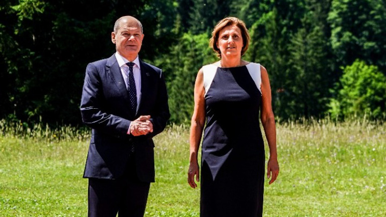 Γερμανία: Παραιτείται από την κυβέρνηση του Βρανδεμβούργου η σύζυγος του Σολτς