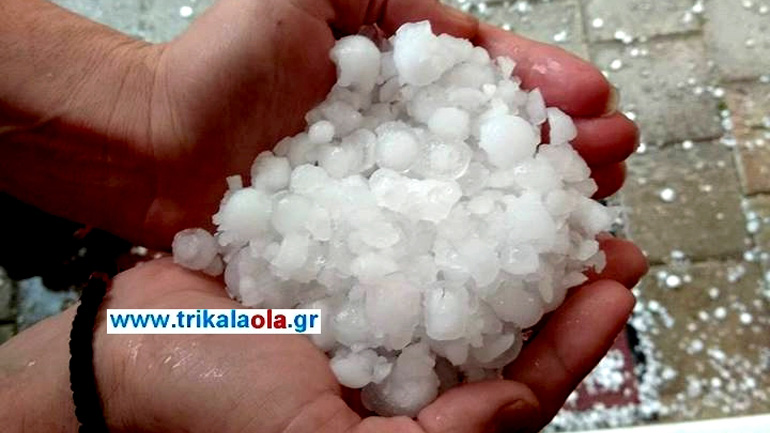 Το «έστρωσε» με… χαλάζι στον κάμπο των Τρικάλων