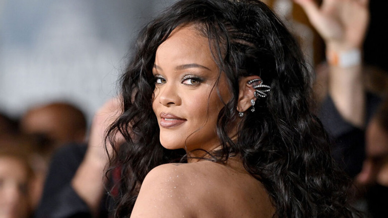 Rihanna: Οι φωτογραφίες που πρόδωσαν το φύλο του μωρού που περιμένει