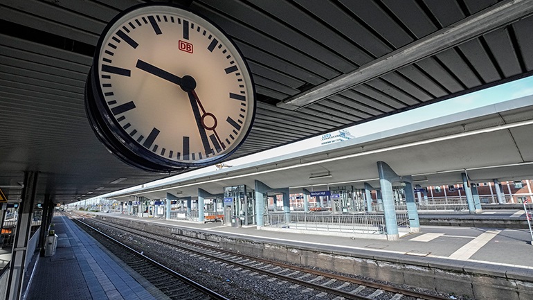 Συνεχίζεται η απεργία στις σιδηροδρομικές μεταφορές της Γερμανίας