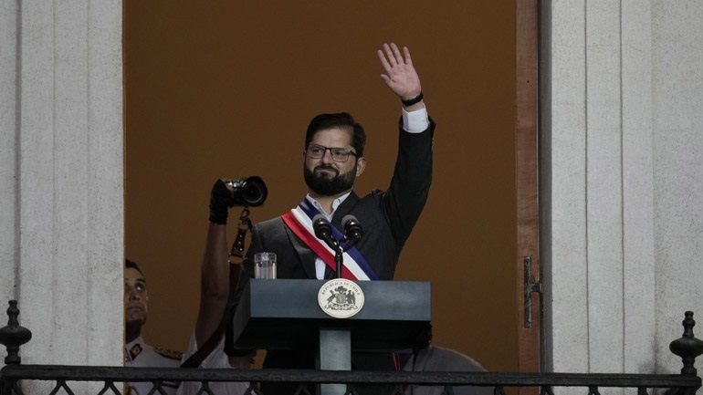 Χιλή: Την εθνικοποίηση της βιομηχανίας λιθίου αναγγέλλει ο πρόεδρος Μπόριτς