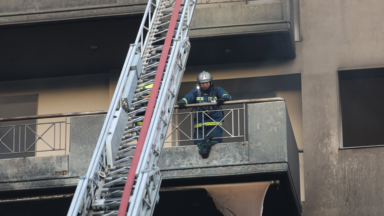 Θεσσαλονίκη: Στο νοσοκομείο γυναίκα μετά από πυρκαγιά