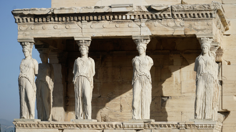 Liberation: «Τελικά, όλη η Ευρώπη, όλοι μας, κάτι κλέψαμε από την Ελλάδα»