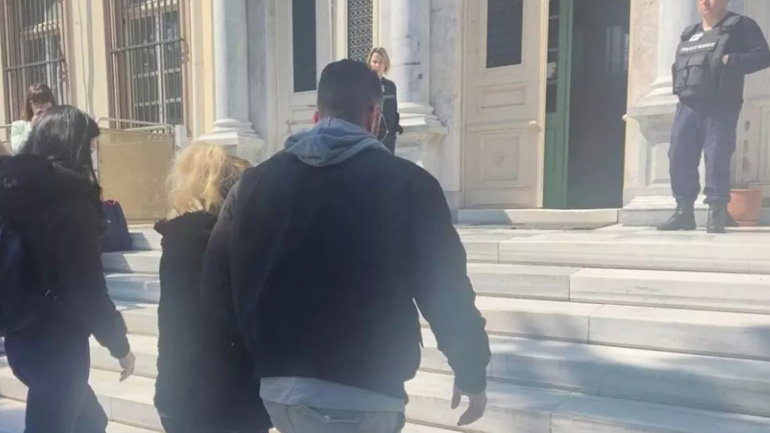 Μυτιλήνη: «Η 48χρονη έχει εθισμό στο αλκοόλ», υποστήριξε ο δικηγόρος της