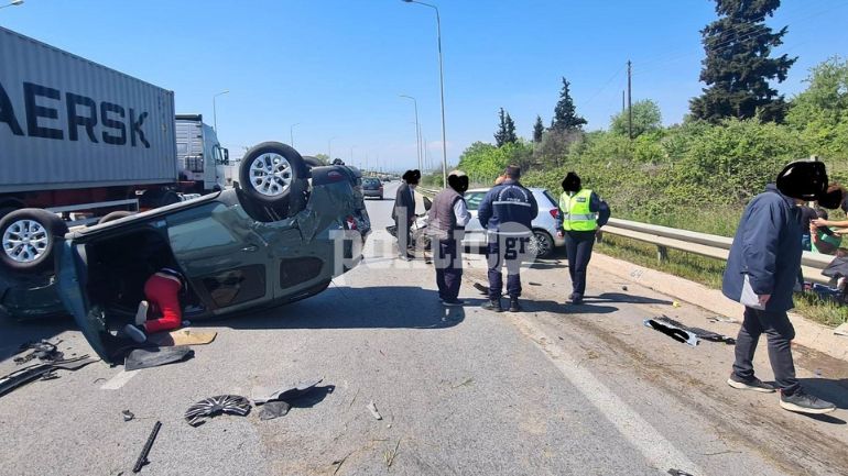 Τροχαίο ατύχημα στο Δερβένι Θεσσαλονίκης