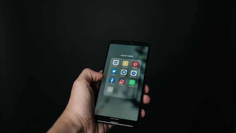 Κως: Τον έβαλε να εμφανιστεί γυμνός, τον έγραψε σε βίντεο και του ζητούσε 7.500 ευρώ