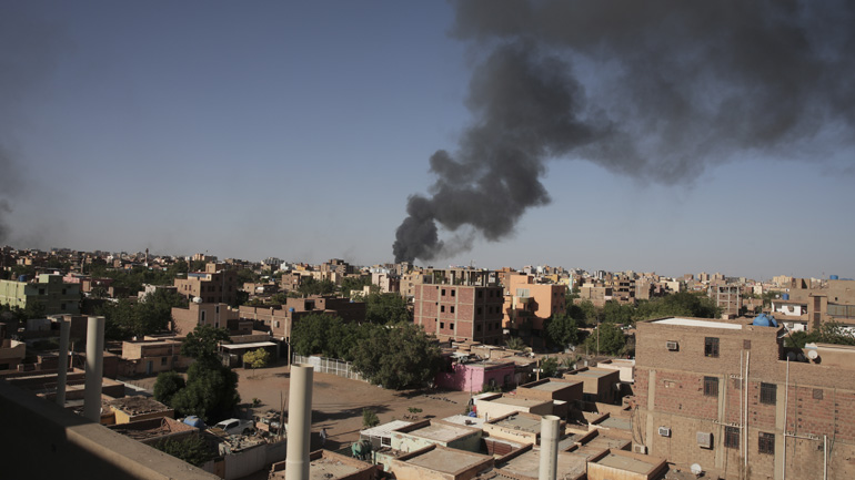 Ισπανία: Στρατιωτικά αεροπλάνα είναι έτοιμα να απομακρύνουν ξένους πολίτες από το Σουδάν