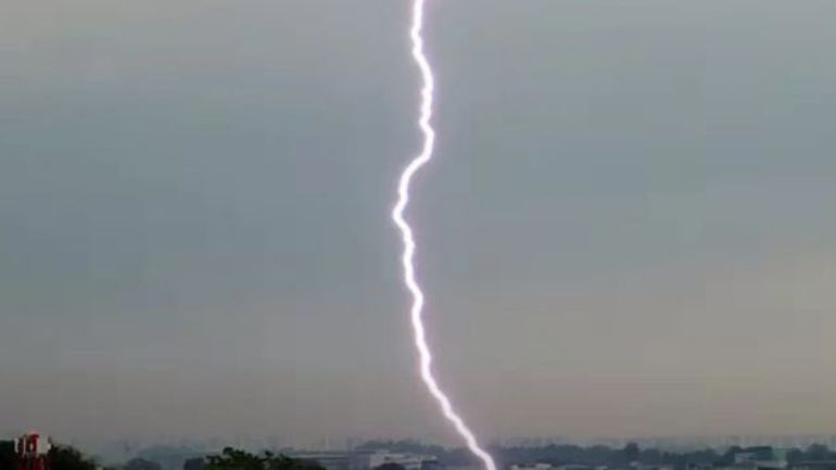 Μακρακώμη Φθιώτιδας: Κεραυνός έπεσε σε βενζινάδικο