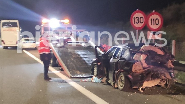 Τροχαίο δυστύχημα στον Πλαταμώνα με λεωφορείο και δύο Ι.Χ. – Νεκρός 19χρονος