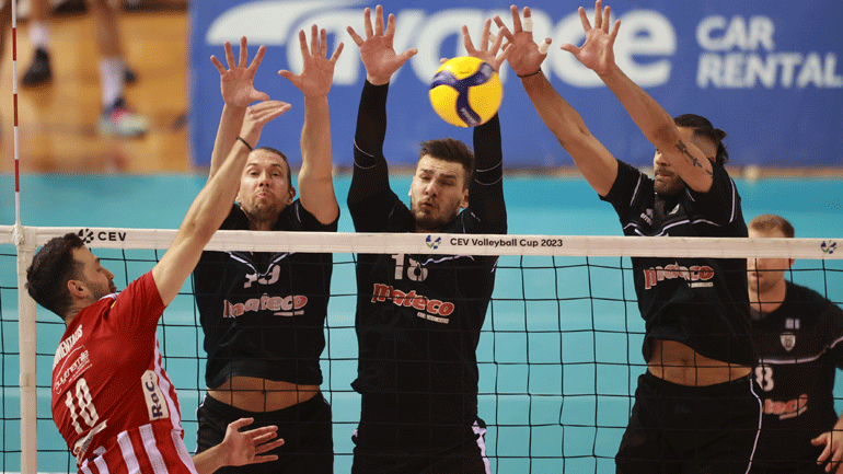 Volley League: Ο ΠΑΟΚ πήρε το θρίλερ στην Πυλαία και ισοφάρισε, 1-1 τον Ολυμπιακό