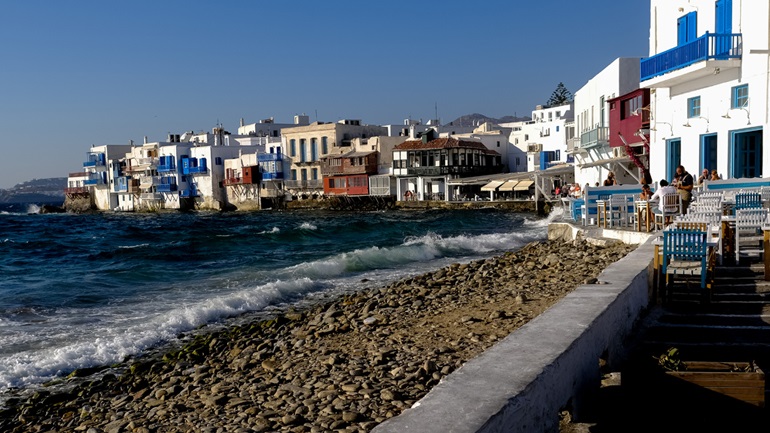 Μύκονος: Αστυνομικός ειδοποιούσε επιχειρηματίες για επικείμενους ελέγχους της ΕΛ.ΑΣ.