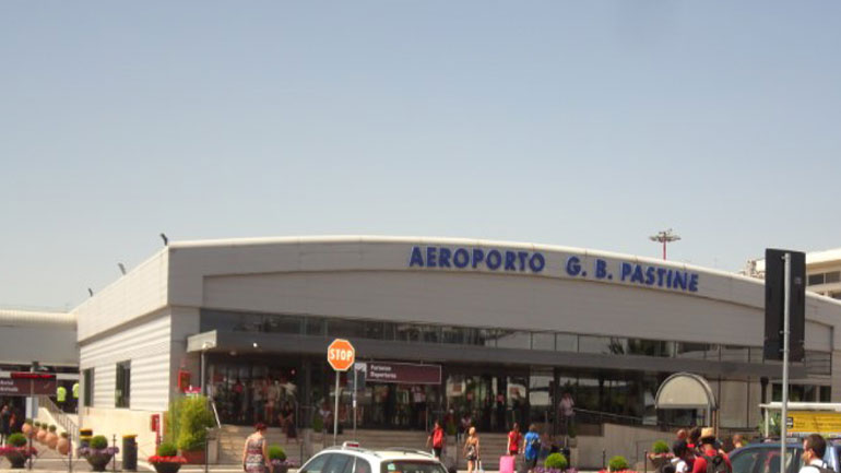 Έφτασε στη Ρώμη το πρώτο αεροσκάφος με Ιταλούς που εγκατέλειψαν το Σουδάν