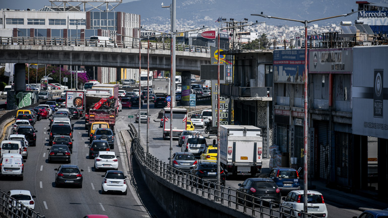 Κίνηση στους δρόμους: Μποτιλιάρισμα στον Κηφισό – Καθυστερήσεις στην Αττική Οδό