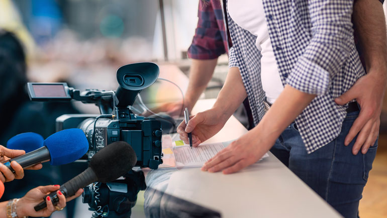 Ειδεχθή φαινόμενα σεξουαλικής παρενόχλησης στα ελληνικά ΜΜΕ