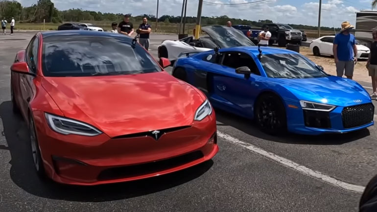 Tesla Model S Plaid 1.020 ίππων VS Audi R8 1.400 ίππων 