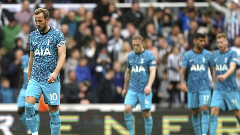 Οι παίκτες της Τότεναμ αποζημιώνουν τους φιλάθλους που έζησαν το… μαρτύριο του Νιούκαστλ Οι παίκτες της Τότεναμ αποζημιώνουν τους φιλάθλους που έζησαν το… μαρτύριο του Νιούκαστλ