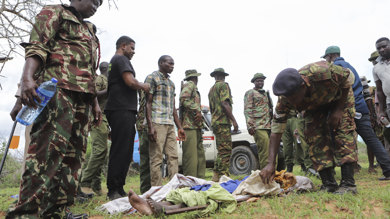 Κένυα: Αναζητούνται κι άλλα πτώματα πιστών της αίρεσης που νήστεψαν μέχρι θανάτου για να πάνε στον παράδεισο Κένυα: Αναζητούνται κι άλλα πτώματα πιστών της αίρεσης που νήστεψαν μέχρι θανάτου για να πάνε στον παράδεισο