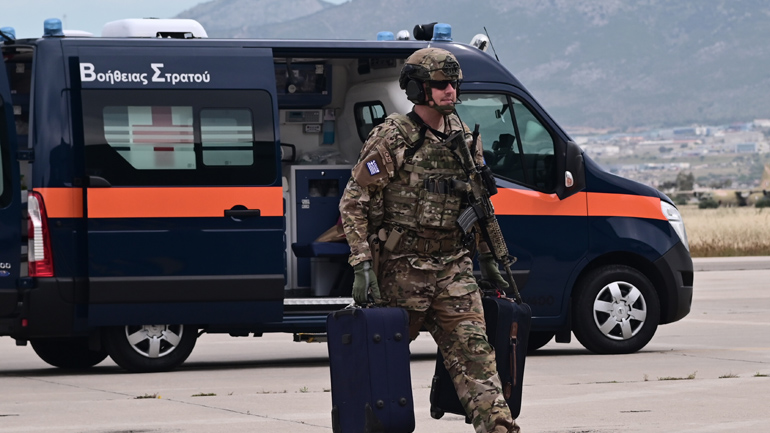 Έφτασε στην Ελλάδα ο διασωληνωμένος τραυματίας από το Τζιμπουτί – Μεταφέρθηκε στο 401 Έφτασε στην Ελλάδα ο διασωληνωμένος τραυματίας από το Τζιμπουτί – Μεταφέρθηκε στο 401