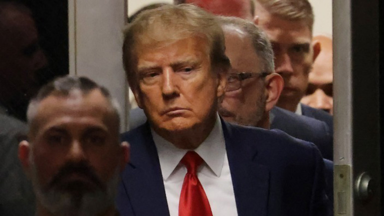 ΗΠΑ: Κατέθεσε σήμερα η αρθρογράφος που μήνυσε τον Τραμπ για βιασμό και δυσφήμιση