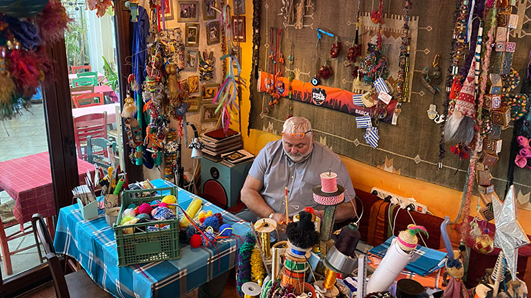 Οι τζίβες της ζωής που ταξιδεύουν από τη Θεσσαλονίκη σε όλο τον κόσμο