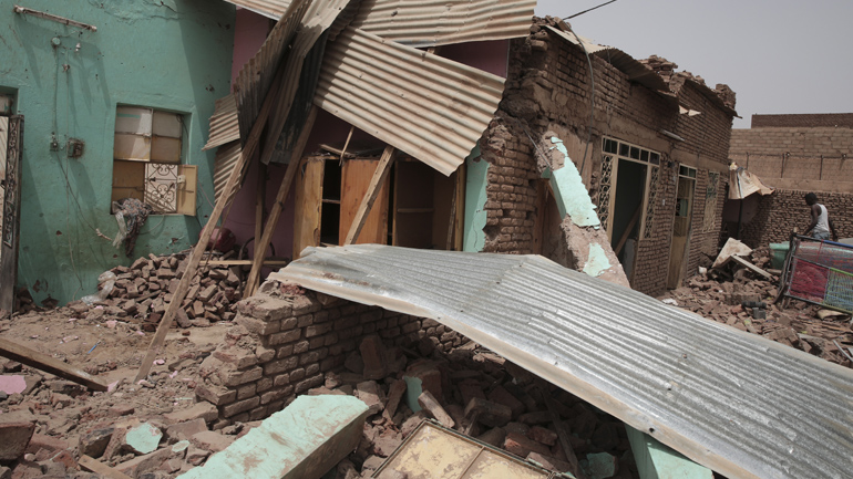 Σουδάν: Συνεχίζονται οι εχθροπραξίες καθώς ο ΟΗΕ λέει πως η συμφωνία κατάπαυσης του πυρός τηρείται «εν μέρει» Σουδάν: Συνεχίζονται οι εχθροπραξίες καθώς ο ΟΗΕ λέει πως η συμφωνία κατάπαυσης του πυρός τηρείται «εν μέρει»