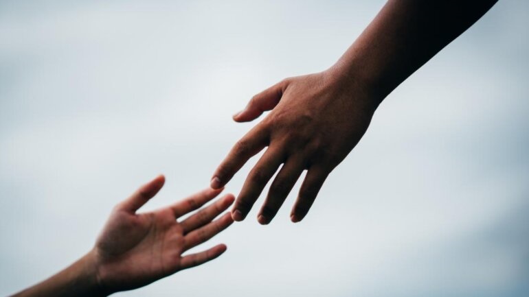 Μία στις πέντε αυτοκτονίες αφορούν προβλήματα στενού συντρόφου